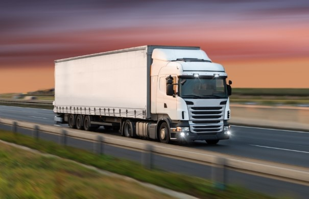 Por que o transporte rodoviário é o mais usado no Brasil?